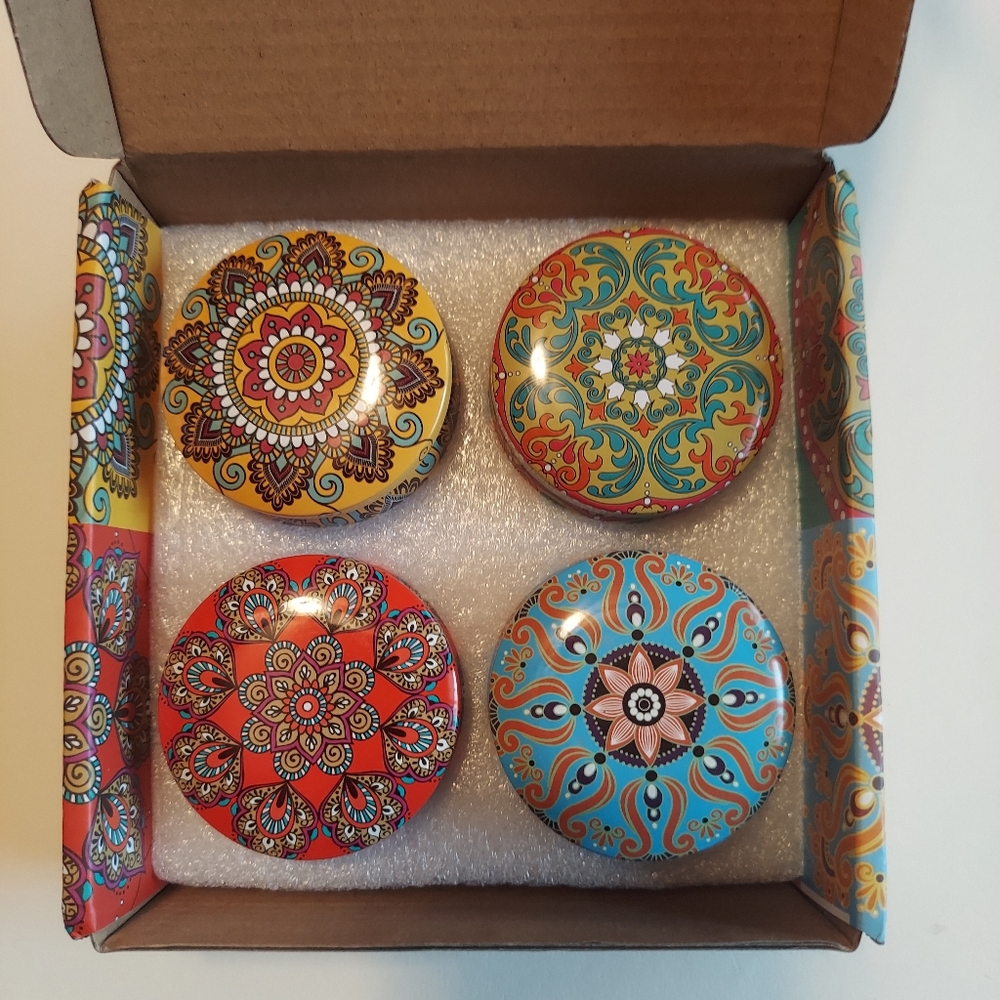 NEW 4 floral scented candles in reusable tin cans- gift set - Picture 2 of 7